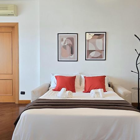 Casa Relax Con Terrazza Panoramica Apartment Fiumicino Exterior photo